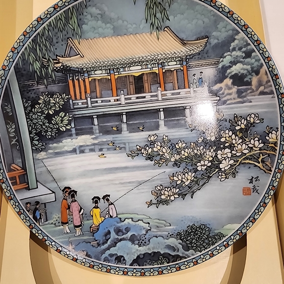 GARDEN OF HARMONIOUS PLEASURE Imperial Jingdezhen Porcelain plate - Picture 1 of 4